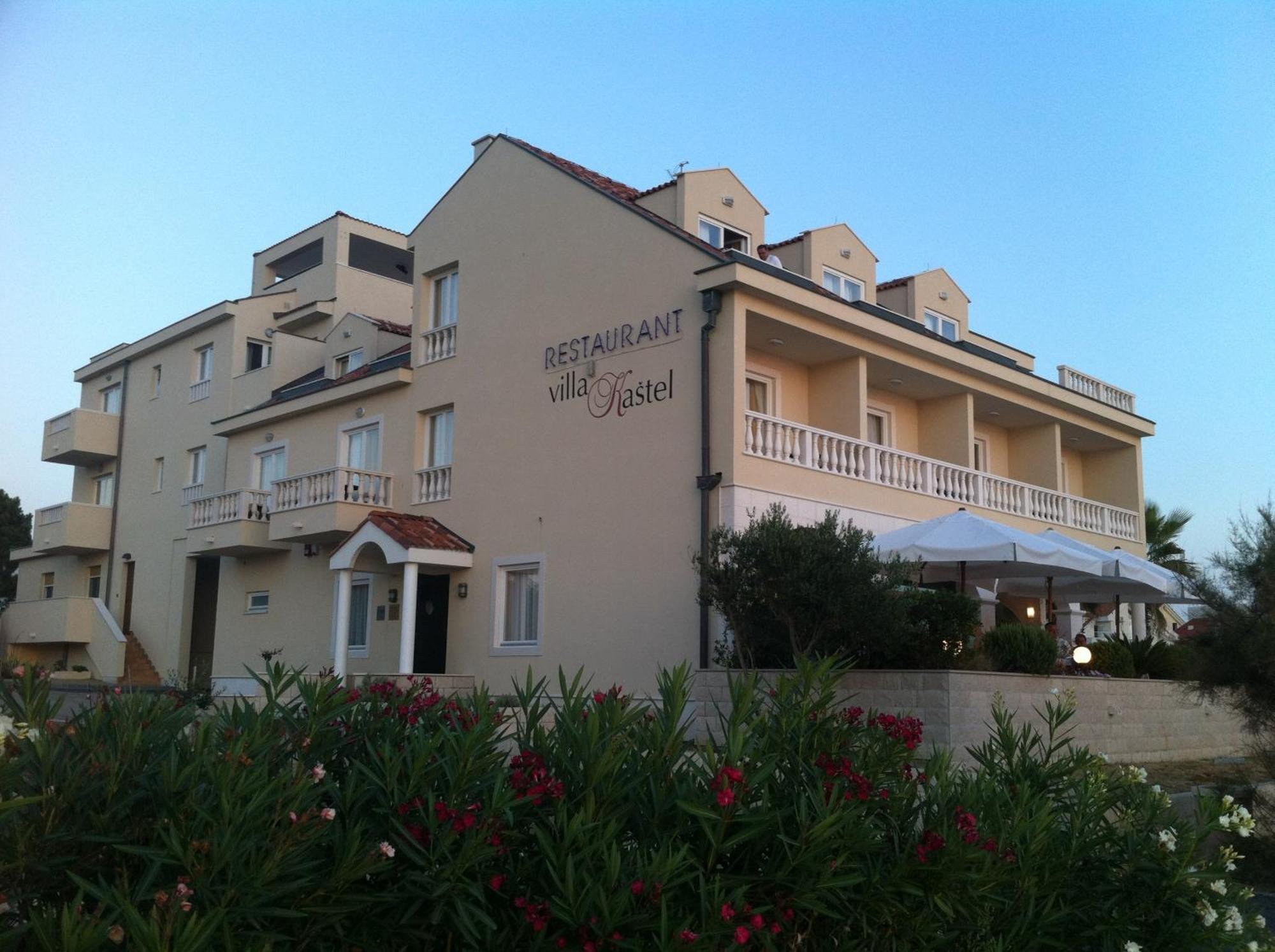 Villa Kastel Повляна Екстериор снимка
