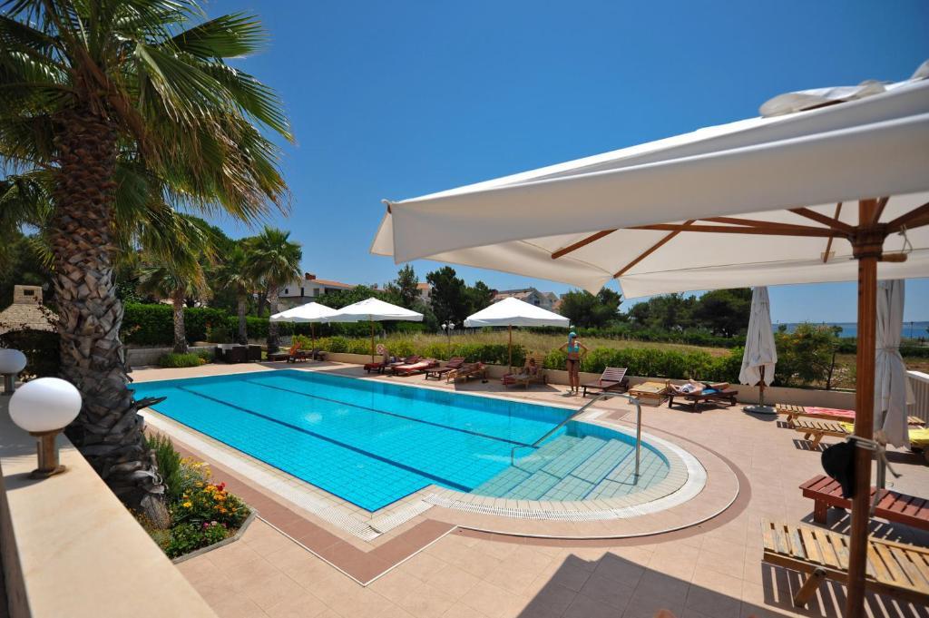 Villa Kastel Повляна Екстериор снимка